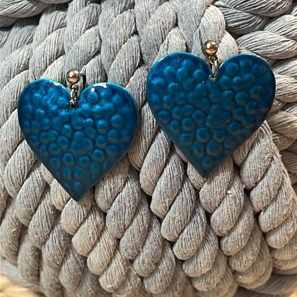 Vintage Enameled Textured Heart Swing Earrings